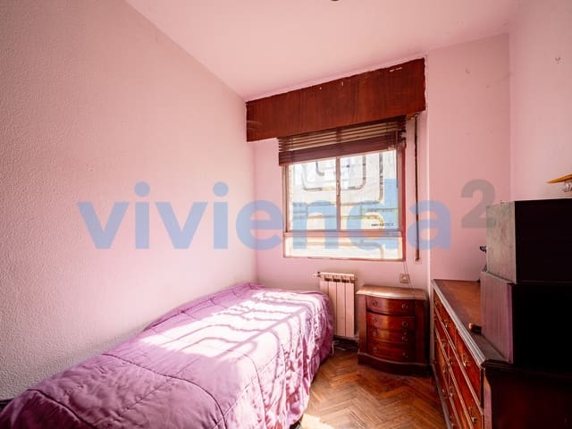 3 bedroom Flat for sale in Media Legua, Madrid city - € 406,000 (Ref: 8926252)