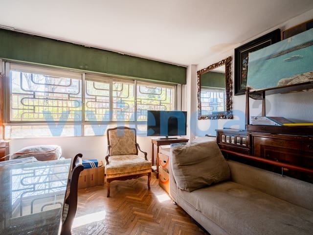 3 bedroom Flat for sale in Media Legua, Madrid city - € 406,000 (Ref: 8926252)
