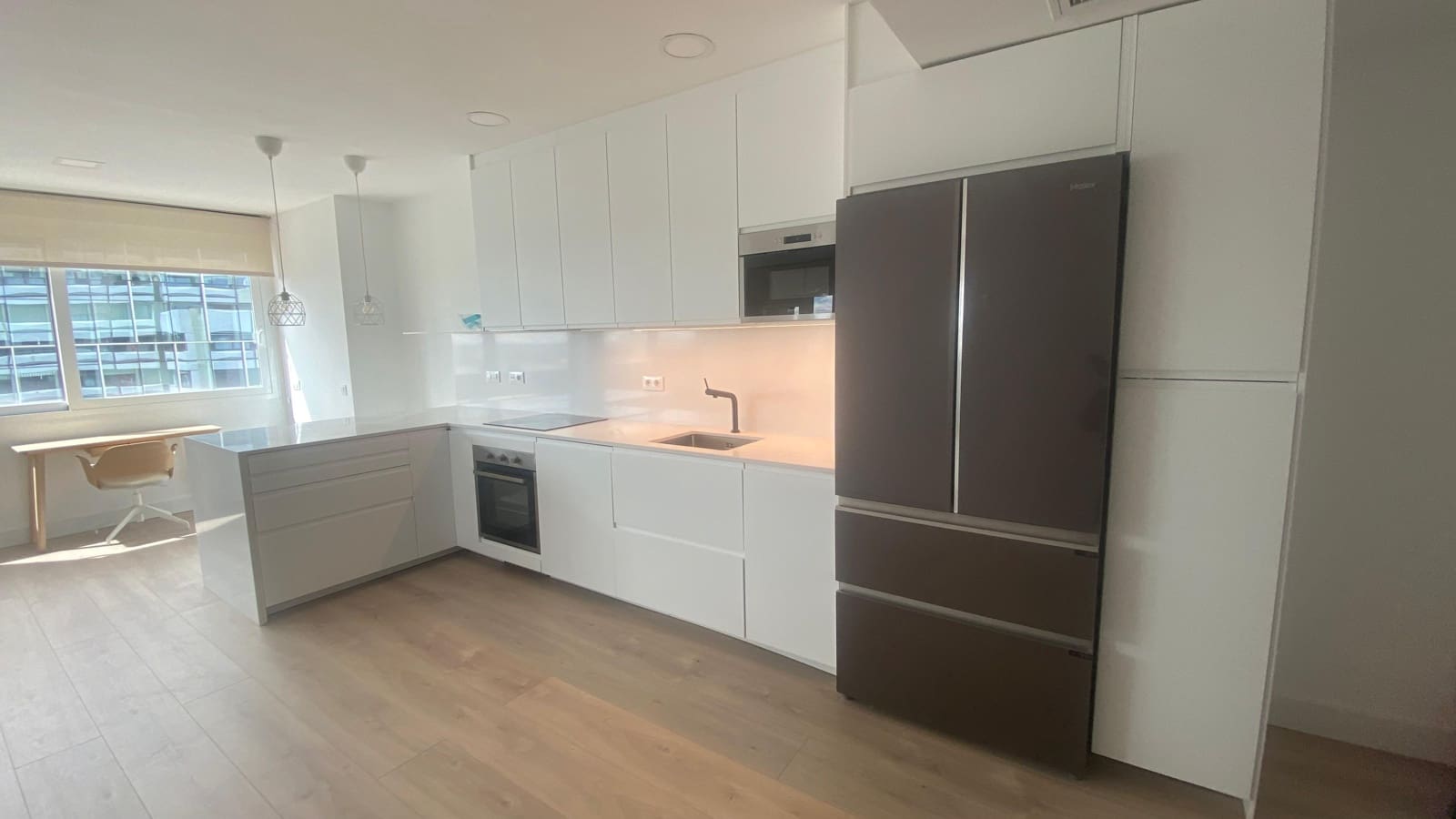 2 soveværelse Lejlighed til leje i Madrid by med swimmingpool - € 3.000 (Ref: 8937060)