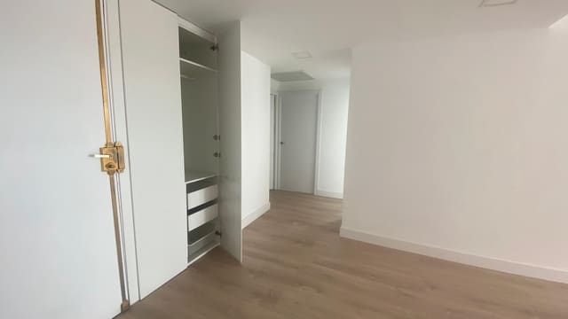 2 soveværelse Lejlighed til leje i Cuatro Caminos, Madrid by med swimmingpool - € 3.000 (Ref: 8937060)