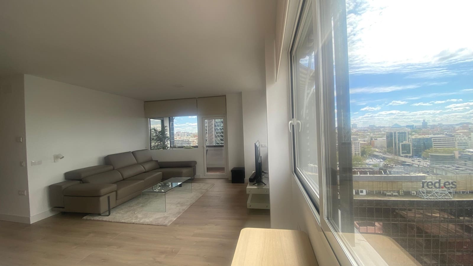 2 soveværelse Lejlighed til leje i Madrid by med swimmingpool - € 3.000 (Ref: 8937060)