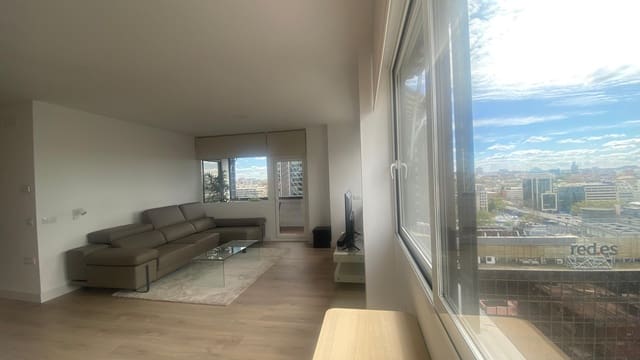 2 soveværelse Lejlighed til leje i Cuatro Caminos, Madrid by med swimmingpool - € 3.000 (Ref: 8937060)