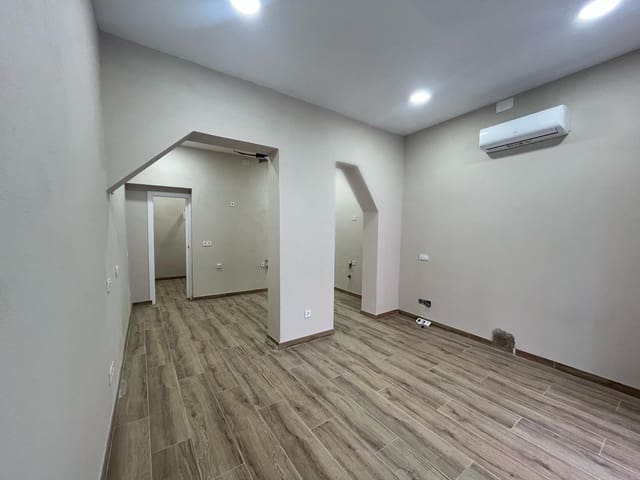 Entreprise de 1 chambre à louer à Universidad, Madrid ville - 2 000 € (Ref: 8941179)