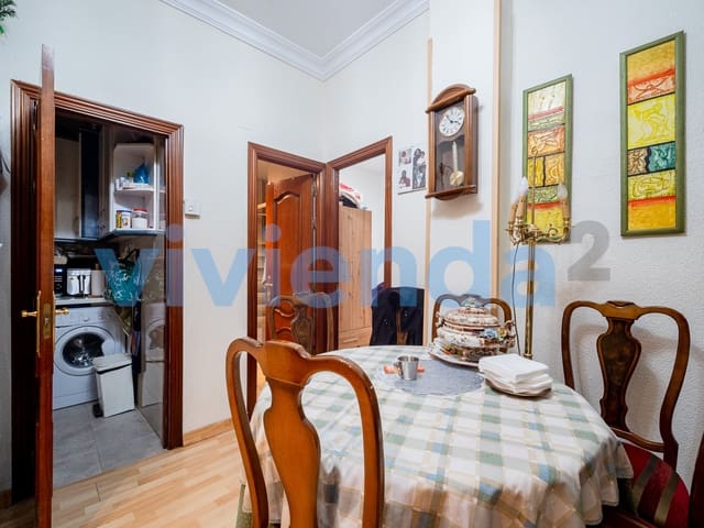 3 bedroom Flat for sale in Chopera, Madrid city - € 318,000 (Ref: 8975939)