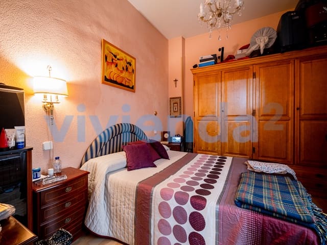 3 bedroom Flat for sale in Chopera, Madrid city - € 318,000 (Ref: 8975939)