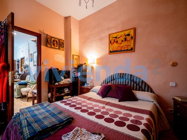 3 bedroom Flat for sale in Chopera, Madrid city - € 318,000 (Ref: 8975939)