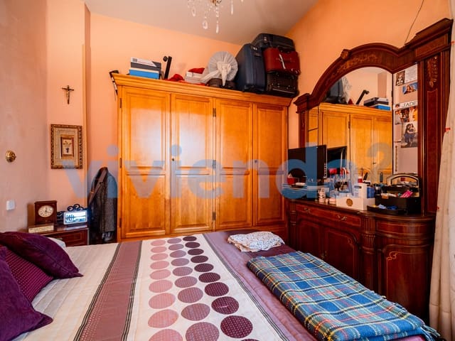 3 bedroom Flat for sale in Chopera, Madrid city - € 318,000 (Ref: 8975939)