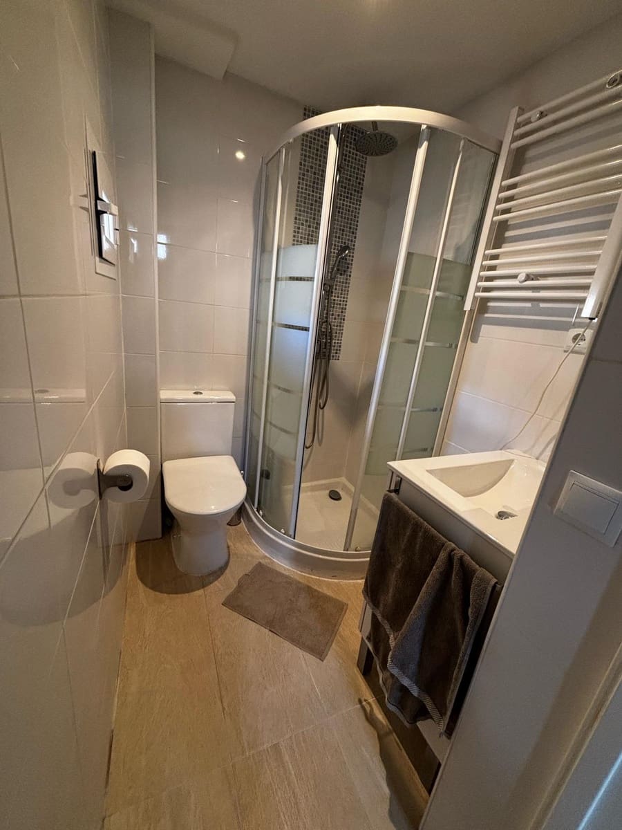 Studio te huur in Madrid stad - € 1.300 (Ref: 8988120)