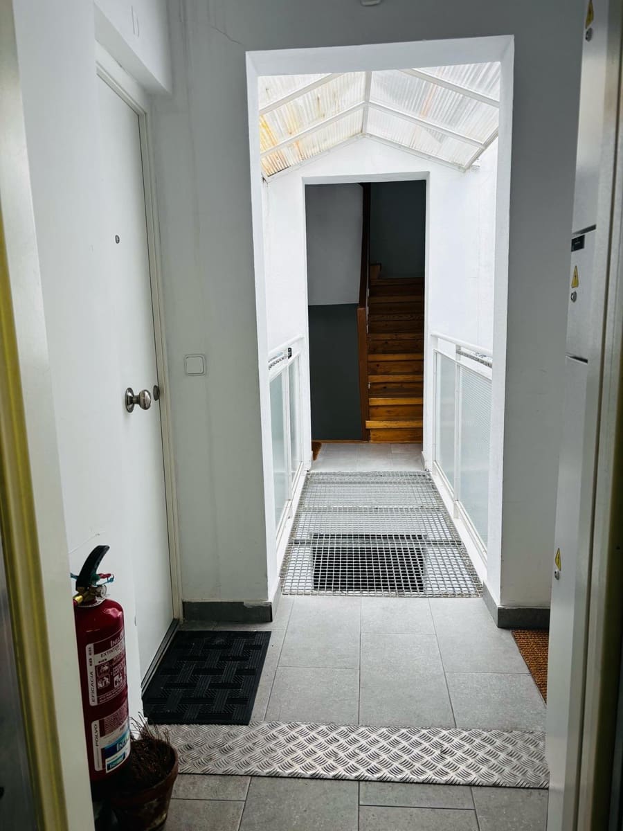 Studio te huur in Madrid stad - € 1.300 (Ref: 8988120)
