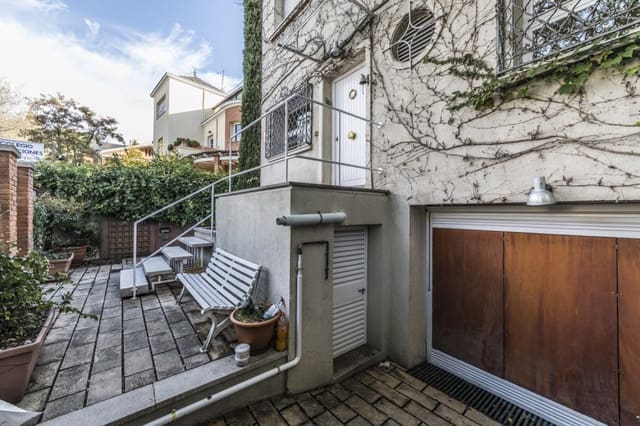 Casa de 4 habitaciones en Hispanoamérica, Madrid ciudad en alquiler con garaje - 4.950 € (Ref: 9029387)