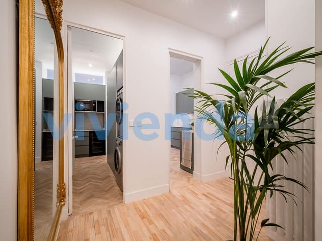 2 bedroom Flat for sale in Palacio, Madrid city - € 1,190,000 (Ref: 9089631)