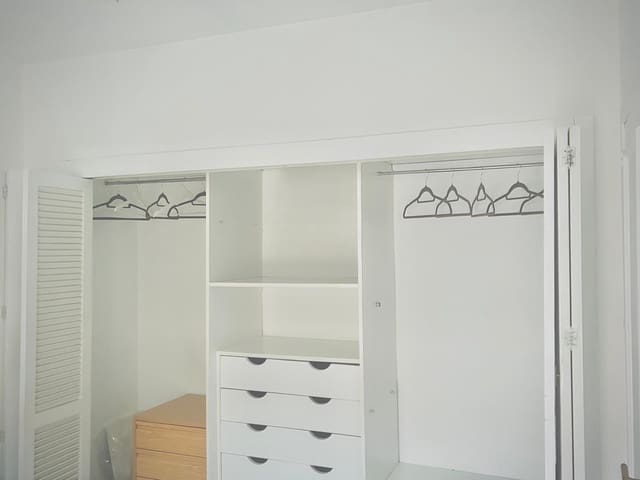 1 sypialnia Mieszkanie do wynajęcia w Embajadores, Miasto Madryt z garażem - 1 250 € (Ref: 9089633)