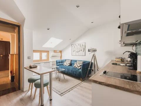 2 slaapkamer Flat te huur in Embajadores, Madrid stad - € 1.350 (Ref: 9110126)