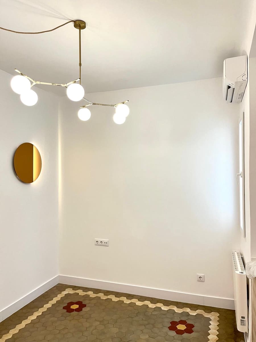 2 soveværelse Lejlighed til leje i Madrid by - € 1.300 (Ref: 9112193)