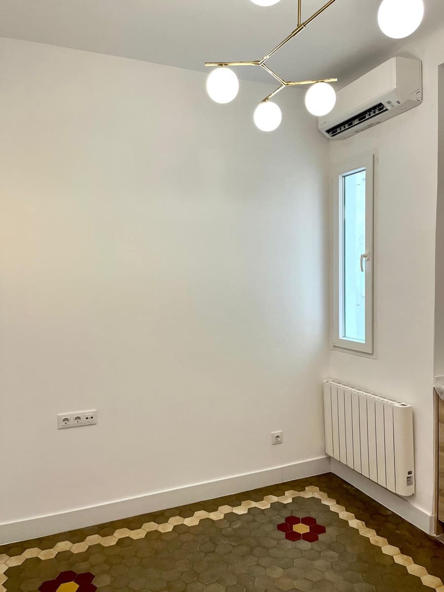 2 soveværelse Lejlighed til leje i Madrid by - € 1.300 (Ref: 9112193)
