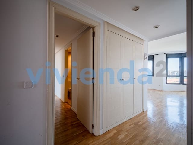 4 soveværelse Penthouse til salg i El Goloso, Madrid by med swimmingpool - € 1.250.000 (Ref: 9115945)