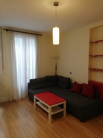 Studio te huur in Universidad, Madrid stad - € 925 (Ref: 9115947)