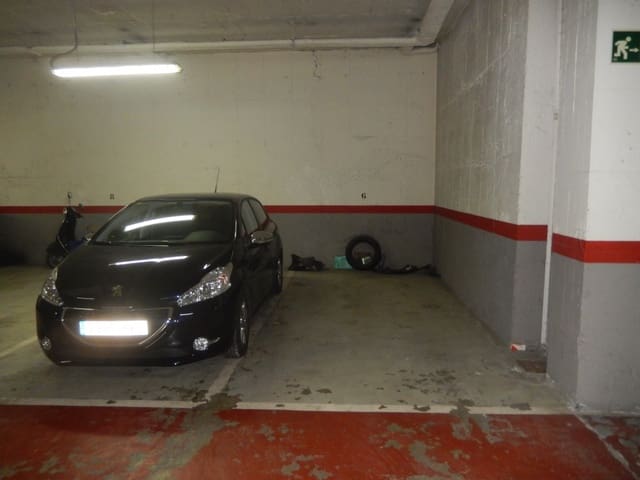Autotalli vuokrattavana paikassa Nueva España, Madrid kaupunki - 130 € (Ref: 9115948)