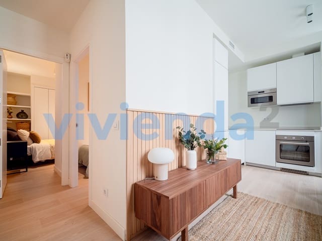 2 soveværelse Lejlighed til leje i Pacífico, Madrid by - € 1.495 (Ref: 9129503)