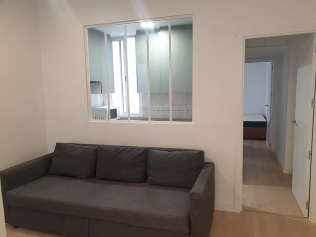 2 soveværelse Lejlighed til leje i Delicias, Madrid by - € 1.200 (Ref: 9149024)