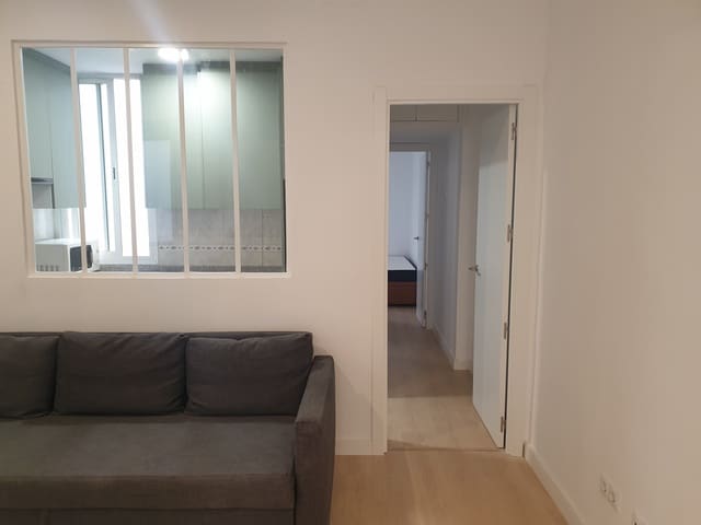2 soveværelse Lejlighed til leje i Delicias, Madrid by - € 1.200 (Ref: 9149024)