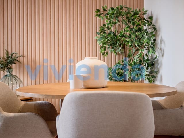 3 sypialnia Mieszkanie do wynajęcia w Embajadores, Miasto Madryt - 2 095 € (Ref: 9151789)