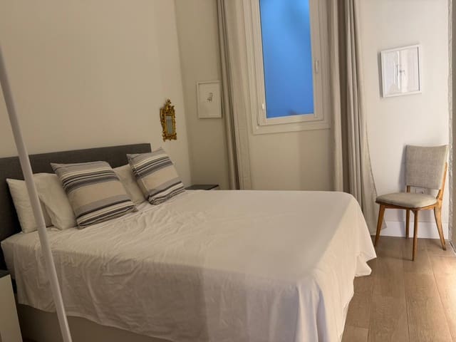 1 soveværelse Lejlighed til leje i Embajadores, Madrid by - € 1.350 (Ref: 9153798)
