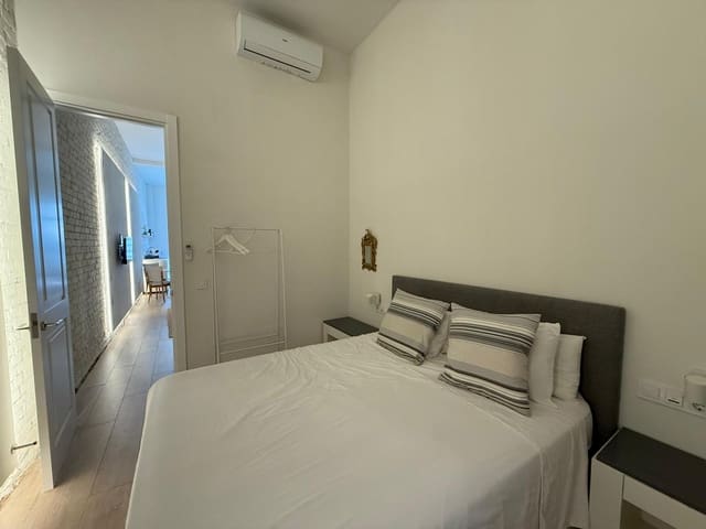 1 soveværelse Lejlighed til leje i Embajadores, Madrid by - € 1.350 (Ref: 9153798)