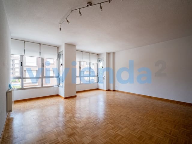 3 soveværelse Lejlighed til salg i Rosas, Madrid by med garage - € 561.000 (Ref: 9163584)