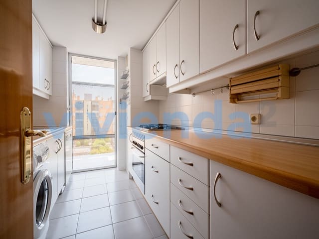 3 makuuhuone Asunto myytävänä paikassa Rosas, Madrid kaupunki mukana 
autotalli - 561 000 € (Ref: 9163584)