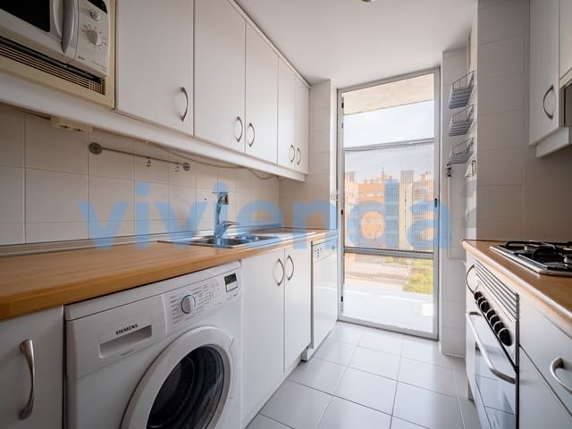 3 makuuhuone Asunto myytävänä paikassa Rosas, Madrid kaupunki mukana 
autotalli - 561 000 € (Ref: 9163584)