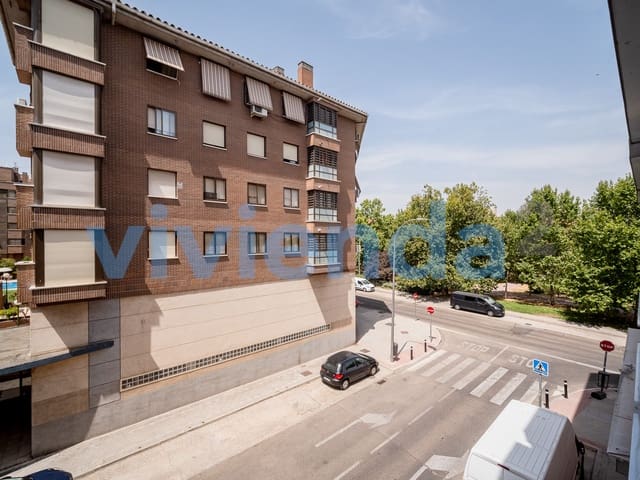 3 makuuhuone Asunto myytävänä paikassa Rosas, Madrid kaupunki mukana 
autotalli - 561 000 € (Ref: 9163584)