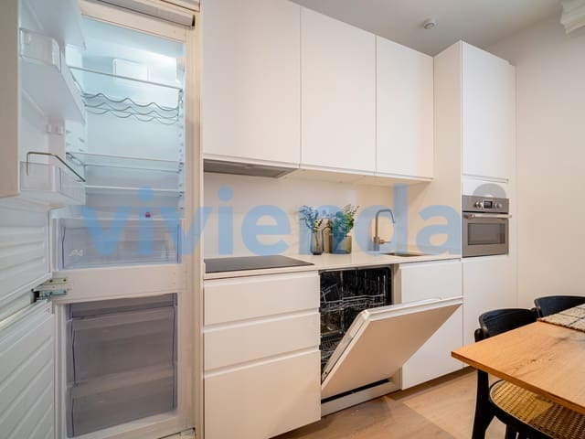 3 soveværelse Lejlighed til leje i Palos de Moguer, Madrid by - € 2.045 (Ref: 9163585)