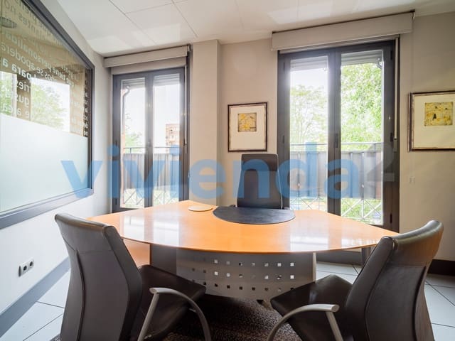 Kontor til salgs i Rios Rosas, Madrid by - € 749 000 (Ref: 9226387)