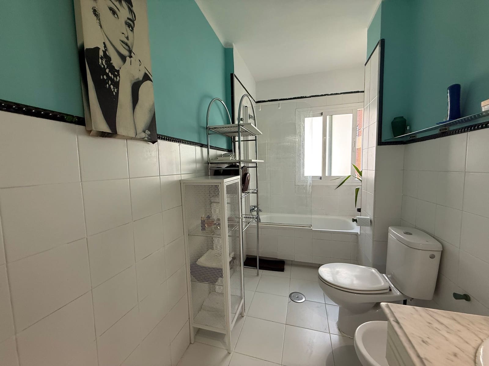 2 slaapkamer Flat te huur in Madrid stad met garage - € 1.800 (Ref: 9228432)