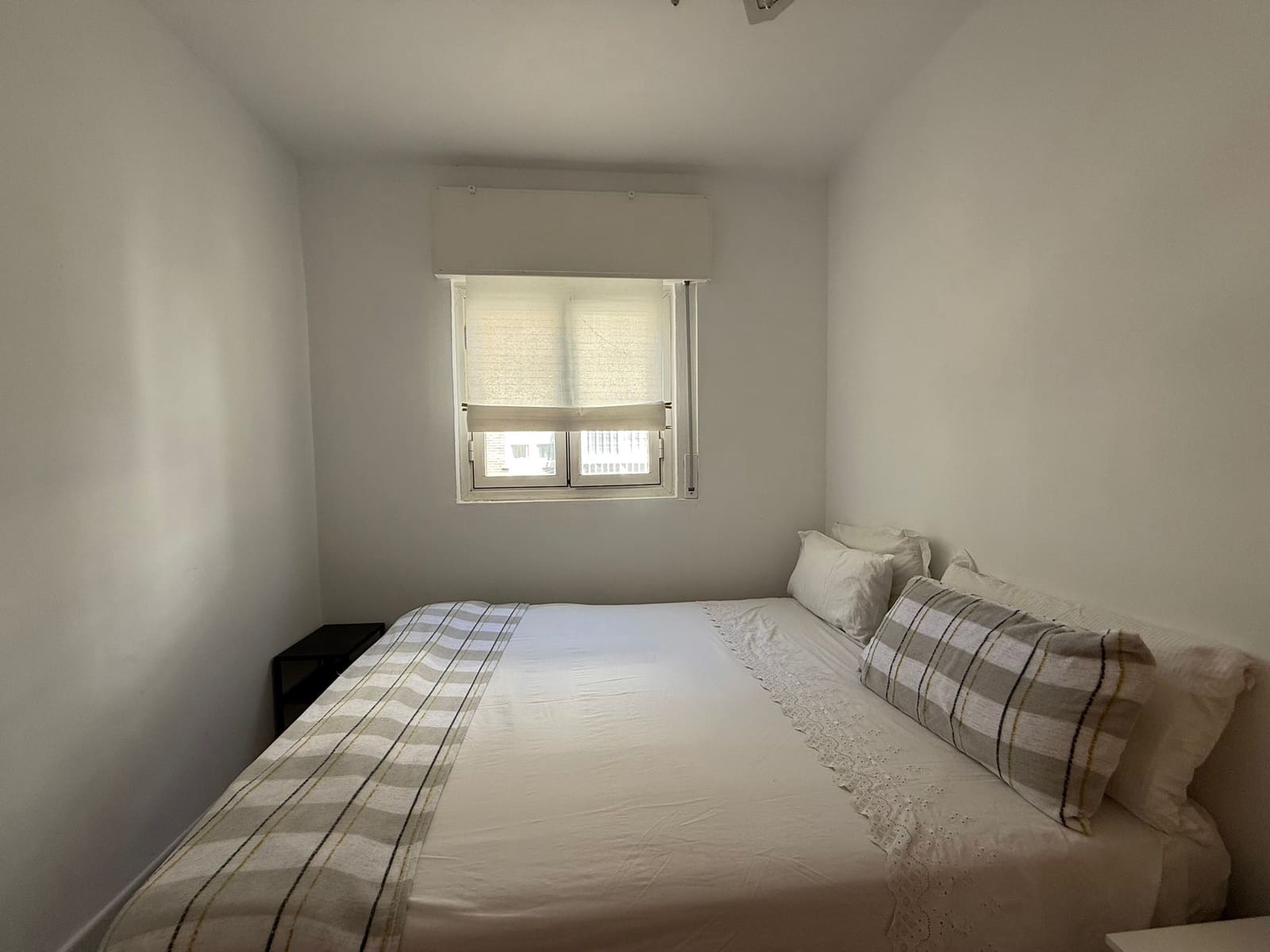 2 slaapkamer Flat te huur in Madrid stad met garage - € 1.800 (Ref: 9228432)