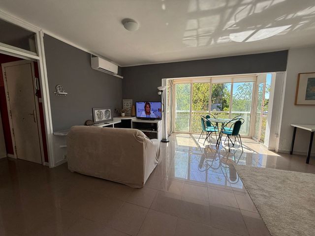 2 slaapkamer Flat te huur in Atalaya, Madrid stad met garage - € 1.800 (Ref: 9228432)