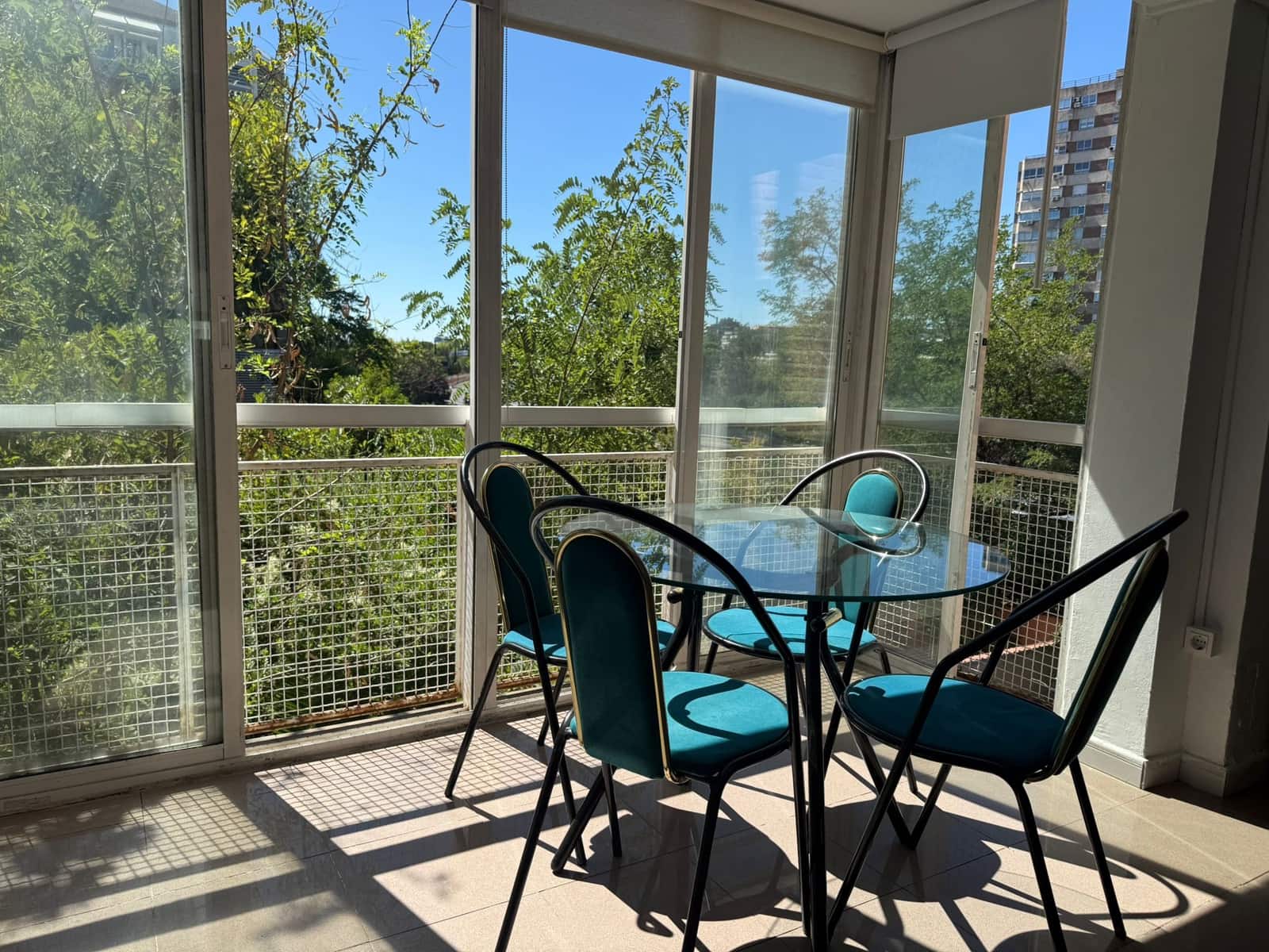 2 slaapkamer Flat te huur in Madrid stad met garage - € 1.800 (Ref: 9228432)