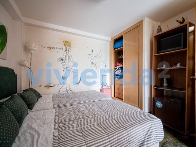 8 bedroom Townhouse for sale in Canillas, Madrid city with garage - € 899,000 (Ref: 9291230)