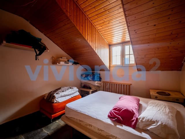 8 bedroom Townhouse for sale in Canillas, Madrid city with garage - € 899,000 (Ref: 9291230)