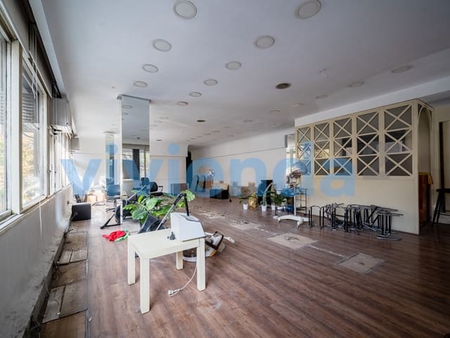 Business for sale in Castellana, Madrid city - € 2,230,000 (Ref: 9291231)