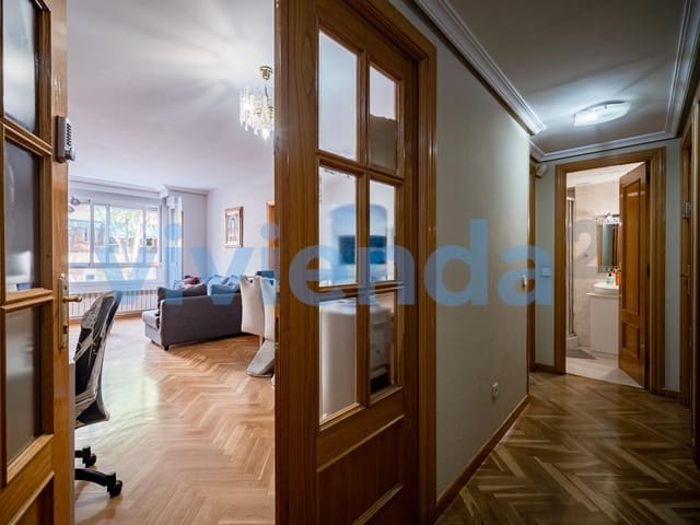 4 bedroom Flat for sale in Ventas, Madrid city with pool - € 553,500 (Ref: 9294236)