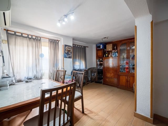 2 bedroom Flat for sale in Pinar del Rey, Madrid city - € 236,000 (Ref: 9300864)