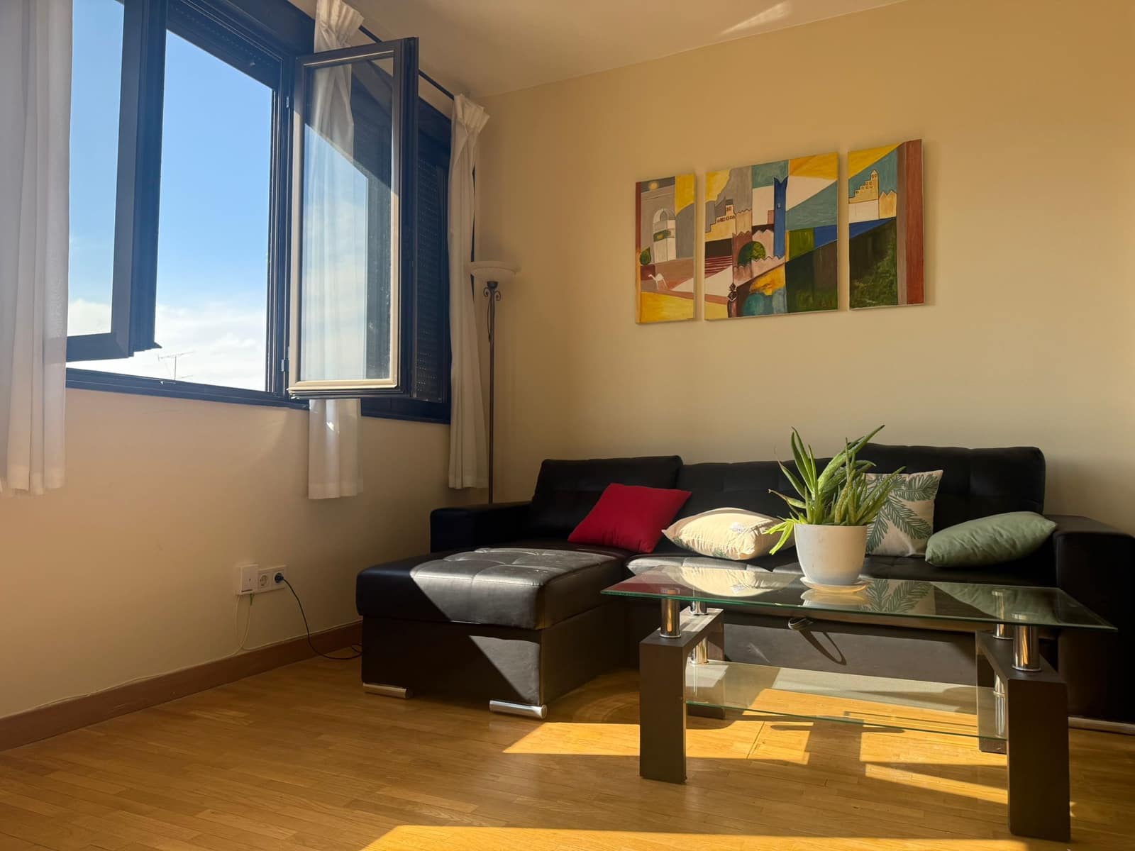 Studio for rent in Madrid city - € 1,100 (Ref: 9303265)