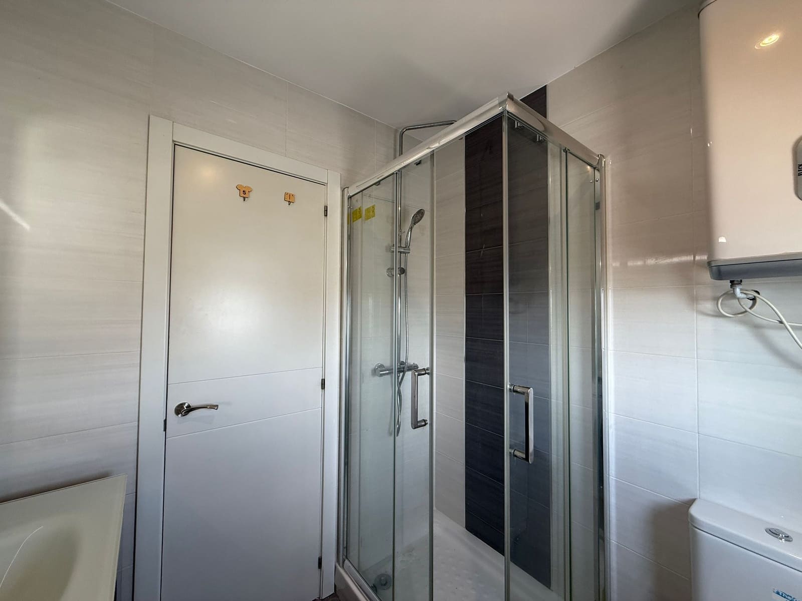 Studio for rent in Madrid city - € 1,100 (Ref: 9303265)