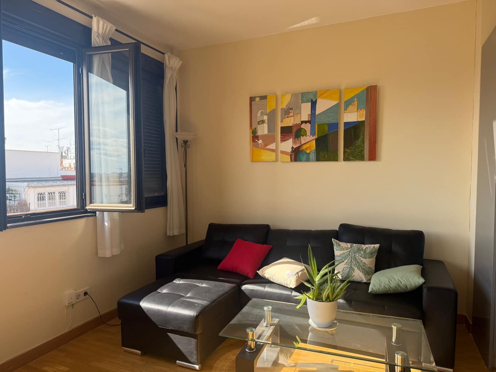 Studio for rent in Madrid city - € 1,100 (Ref: 9303265)
