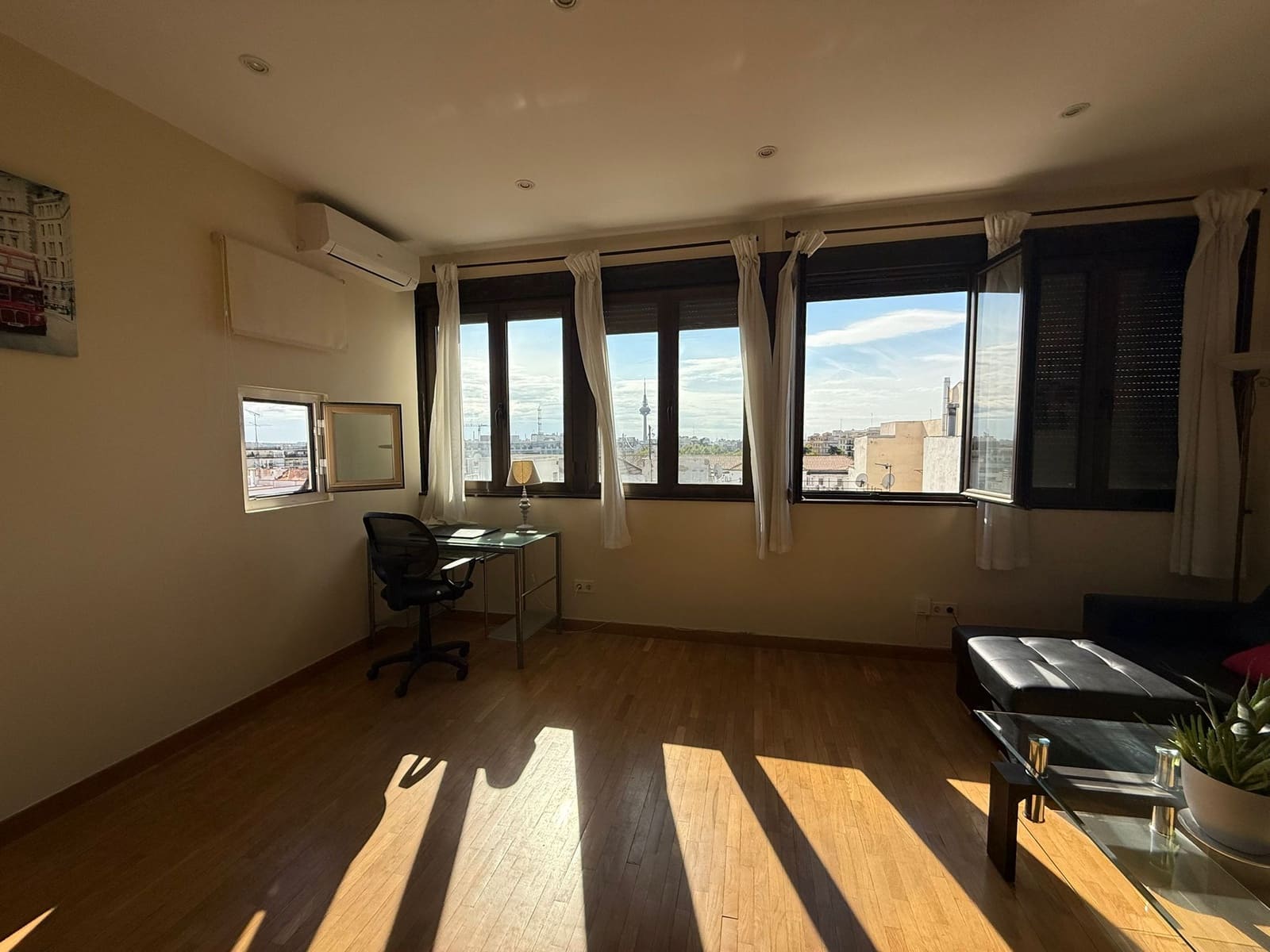 Studio for rent in Madrid city - € 1,100 (Ref: 9303265)