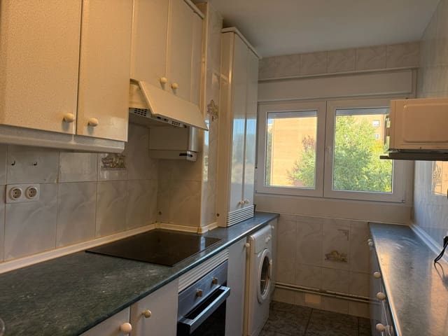 4 soverom Leilighet til leie i Madrid by - € 2 250 (Ref: 9310675)