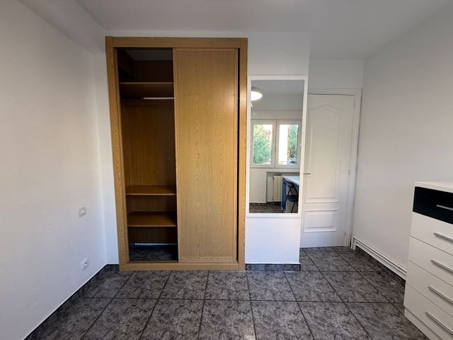 4 soverom Leilighet til leie i Madrid by - € 2 250 (Ref: 9310675)