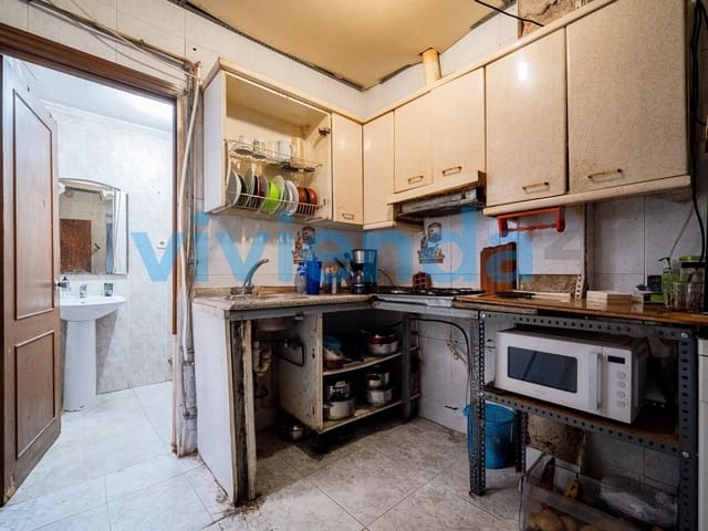 3 bedroom Flat for sale in San Diego, Madrid city - € 239,000 (Ref: 9312559)